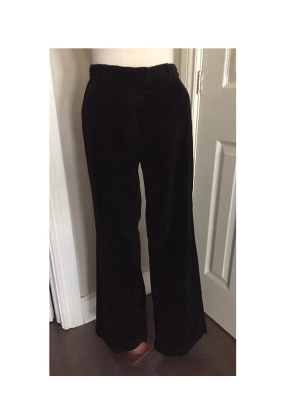 Woman Holt Renfrew Made In Italy Black soft corduroy trousers Waist Size 29"